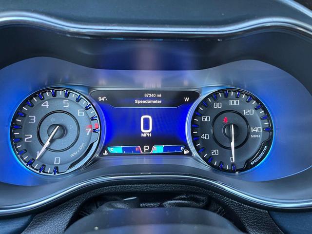 Photo of 2015 Granite Crystal Metallic Clearcoat Chrysler 200