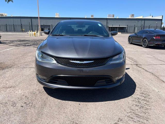 Photo of 2015 Granite Crystal Metallic Clearcoat Chrysler 200