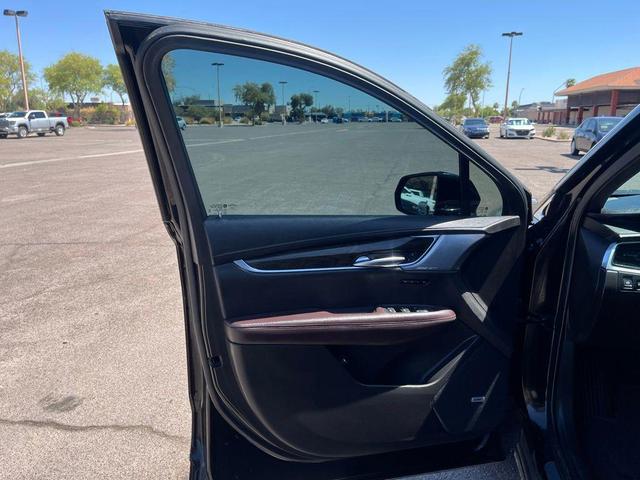 Photo of 2022 Stellar Black Metallic Cadillac XT6