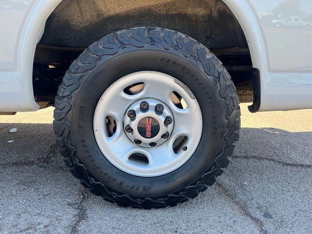 Photo of 2021 Summit White GMC Savana 3500