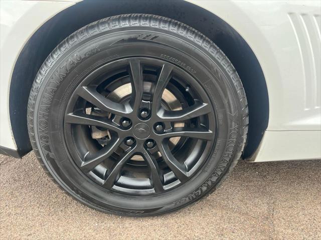 Photo of 2014 Summit White Chevrolet Camaro