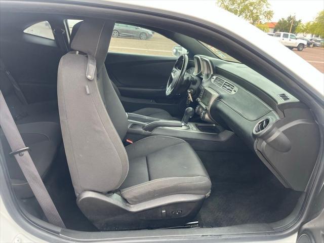 Photo of 2014 Summit White Chevrolet Camaro