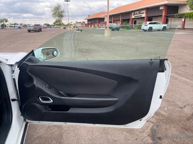 Photo of 2014 Summit White Chevrolet Camaro
