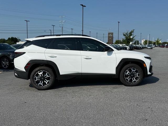 Photo of 2025 White Pearl Hyundai TUCSON