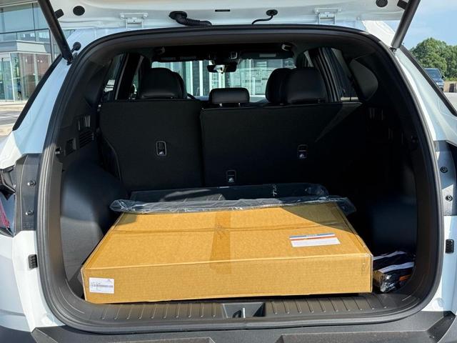 Photo of 2025 White Pearl Hyundai TUCSON