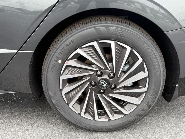 Photo of 2025 Portofino Gray Hyundai SONATA Hybrid