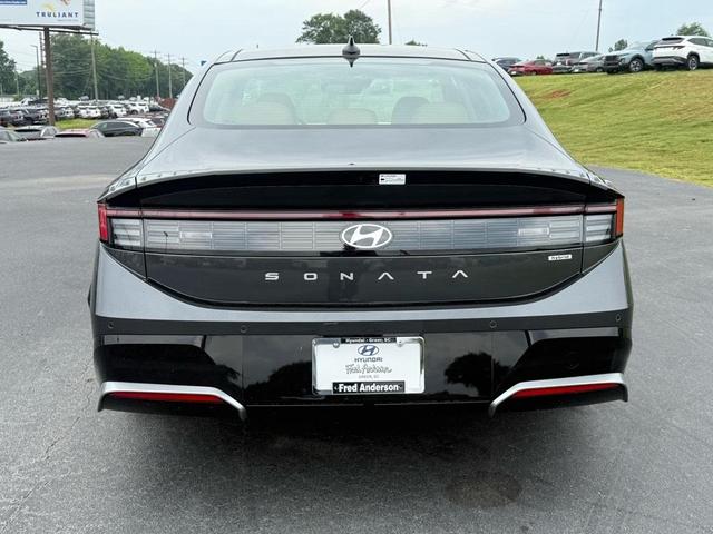 Photo of 2025 Portofino Gray Hyundai SONATA Hybrid