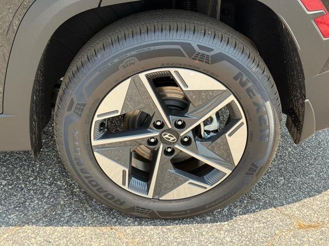 Photo of 2025 Ash Black Hyundai TUCSON Hybrid