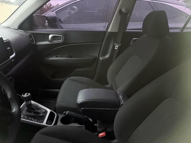 Photo of 2022 Black Noir Pearl Hyundai VENUE