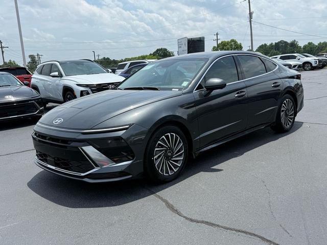 Photo of 2025 Portofino Gray Hyundai SONATA Hybrid