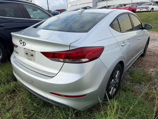 Photo of 2017 Molten Silver Hyundai ELANTRA