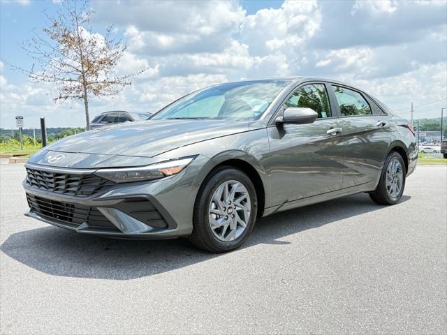 Photo of 2025 Amazon Gray Hyundai ELANTRA HEV