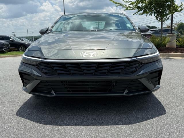 Photo of 2025 Amazon Gray Hyundai ELANTRA HEV