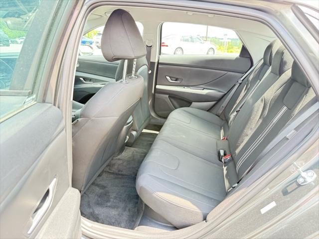 Photo of 2025 Amazon Gray Hyundai ELANTRA HEV
