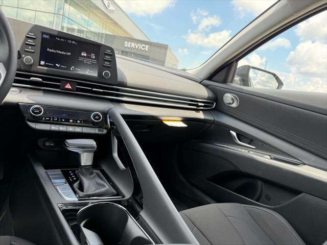 Photo of 2025 Amazon Gray Hyundai ELANTRA HEV