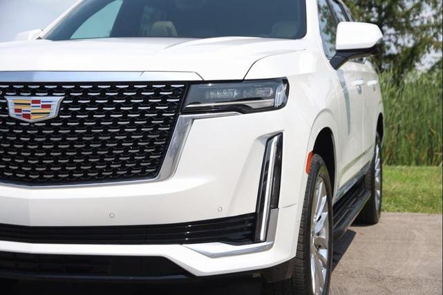 Photo of 2023 Crystal White Tricoat Cadillac Escalade