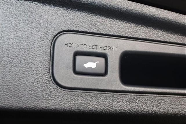 Photo of 2023 Majestic Black Pearl Acura MDX
