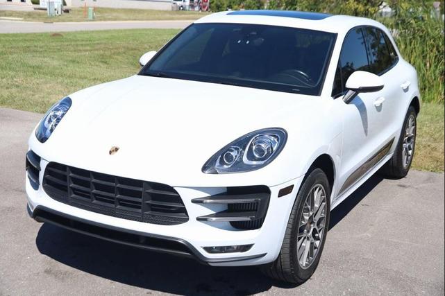 Photo of 2017 White Porsche Macan