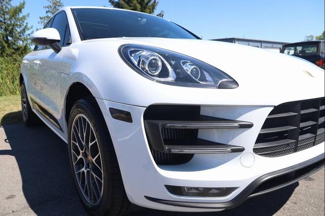 Photo of 2017 White Porsche Macan