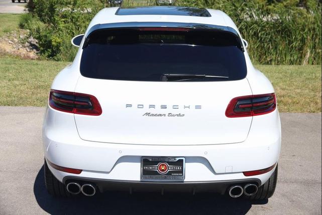Photo of 2017 White Porsche Macan