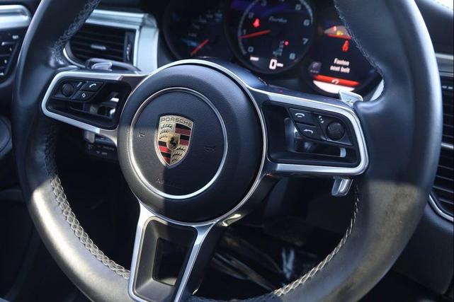 Photo of 2017 White Porsche Macan