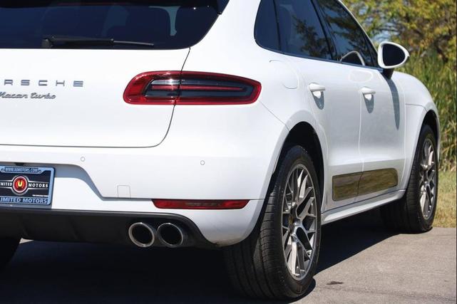 Photo of 2017 White Porsche Macan