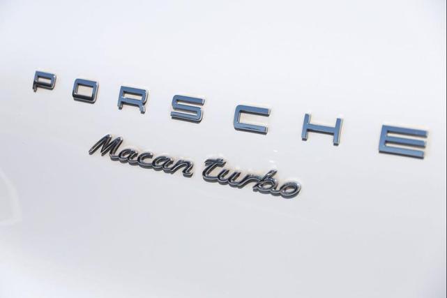 Photo of 2017 White Porsche Macan