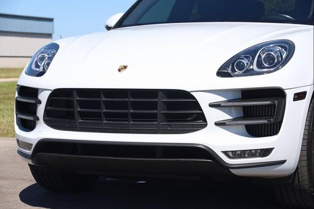 Photo of 2017 White Porsche Macan
