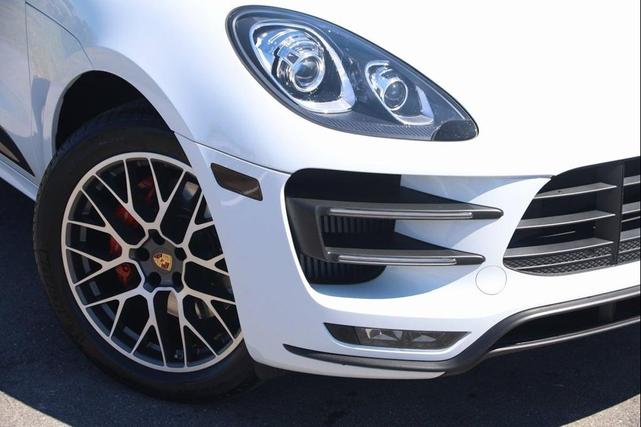 Photo of 2017 White Porsche Macan
