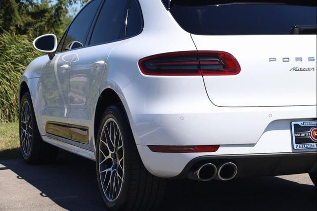 Photo of 2017 White Porsche Macan