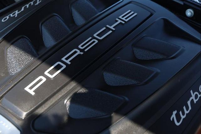 Photo of 2017 White Porsche Macan