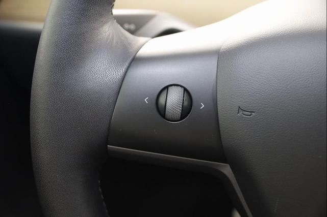 Photo of 2022 Pearl White Multi-Coat Tesla Model Y