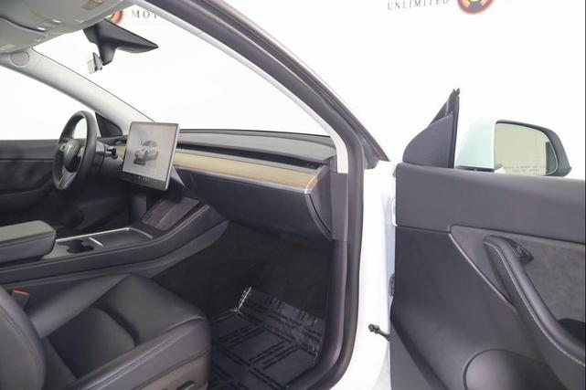 Photo of 2022 Pearl White Multi-Coat Tesla Model Y