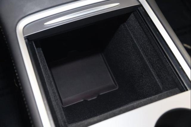Photo of 2022 Pearl White Multi-Coat Tesla Model Y