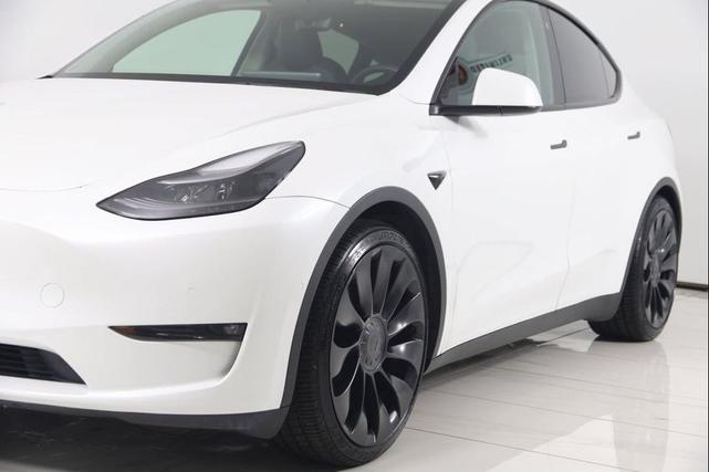Photo of 2022 Pearl White Multi-Coat Tesla Model Y