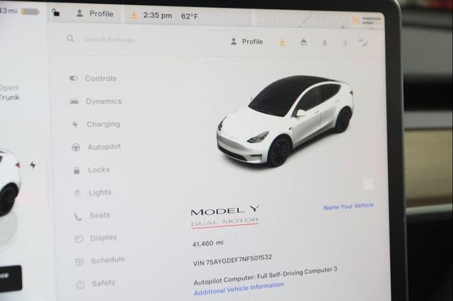 Photo of 2022 Pearl White Multi-Coat Tesla Model Y