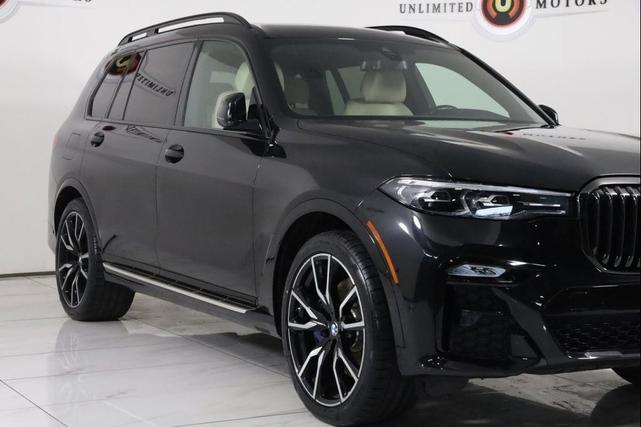 Photo of 2022 Black Sapphire Metallic BMW X7