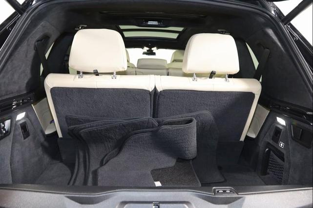 Photo of 2022 Black Sapphire Metallic BMW X7