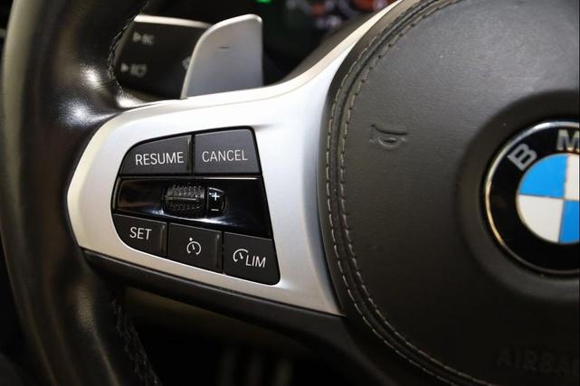 Photo of 2022 Black Sapphire Metallic BMW X7