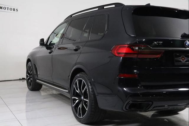 Photo of 2022 Black Sapphire Metallic BMW X7