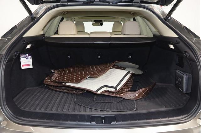 Photo of 2022 Atomic Silver Lexus RX 350