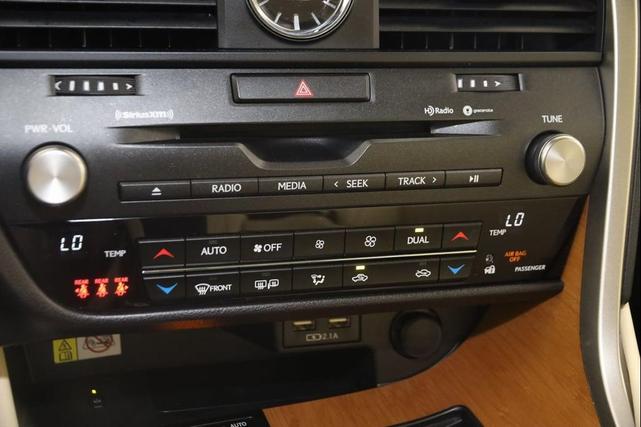 Photo of 2022 Atomic Silver Lexus RX 350