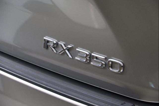 Photo of 2022 Atomic Silver Lexus RX 350