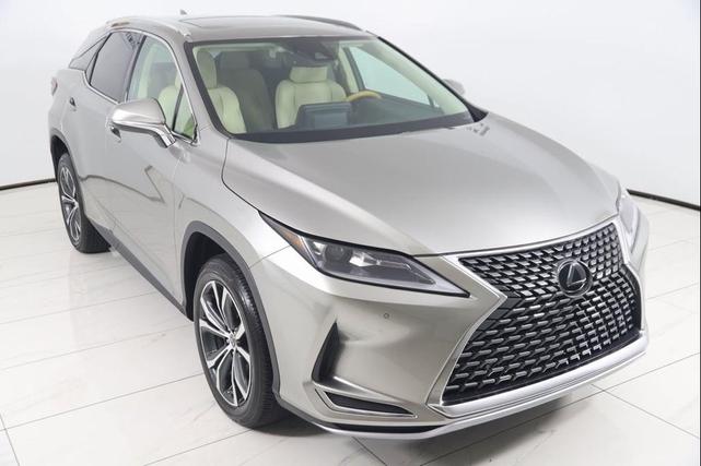 Photo of 2022 Atomic Silver Lexus RX 350