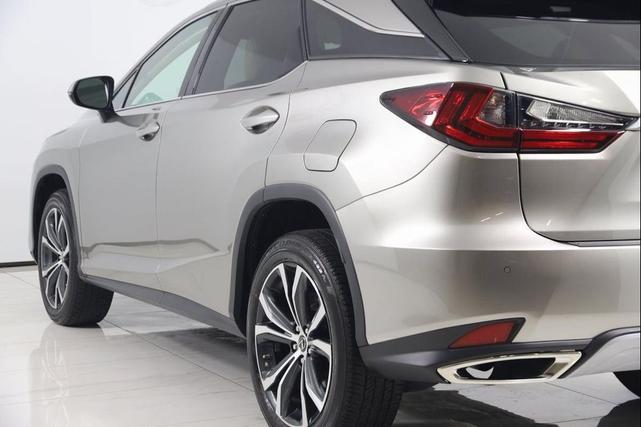 Photo of 2022 Atomic Silver Lexus RX 350