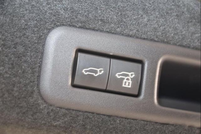Photo of 2022 Atomic Silver Lexus RX 350