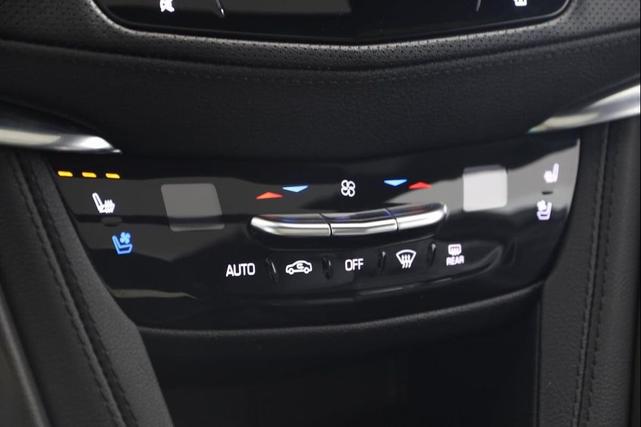 Photo of 2022 Crystal White Tricoat Cadillac XT5