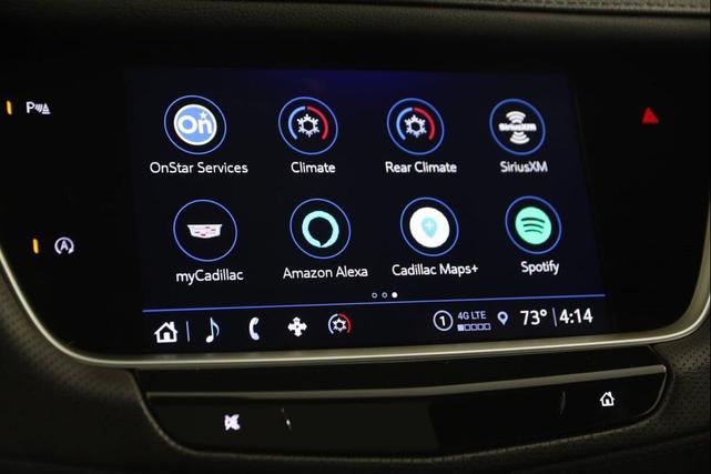 Photo of 2022 Crystal White Tricoat Cadillac XT5
