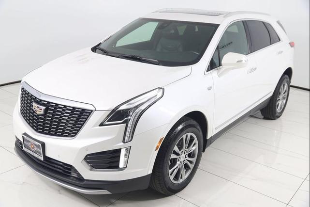 Photo of 2022 Crystal White Tricoat Cadillac XT5
