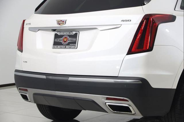 Photo of 2022 Crystal White Tricoat Cadillac XT5